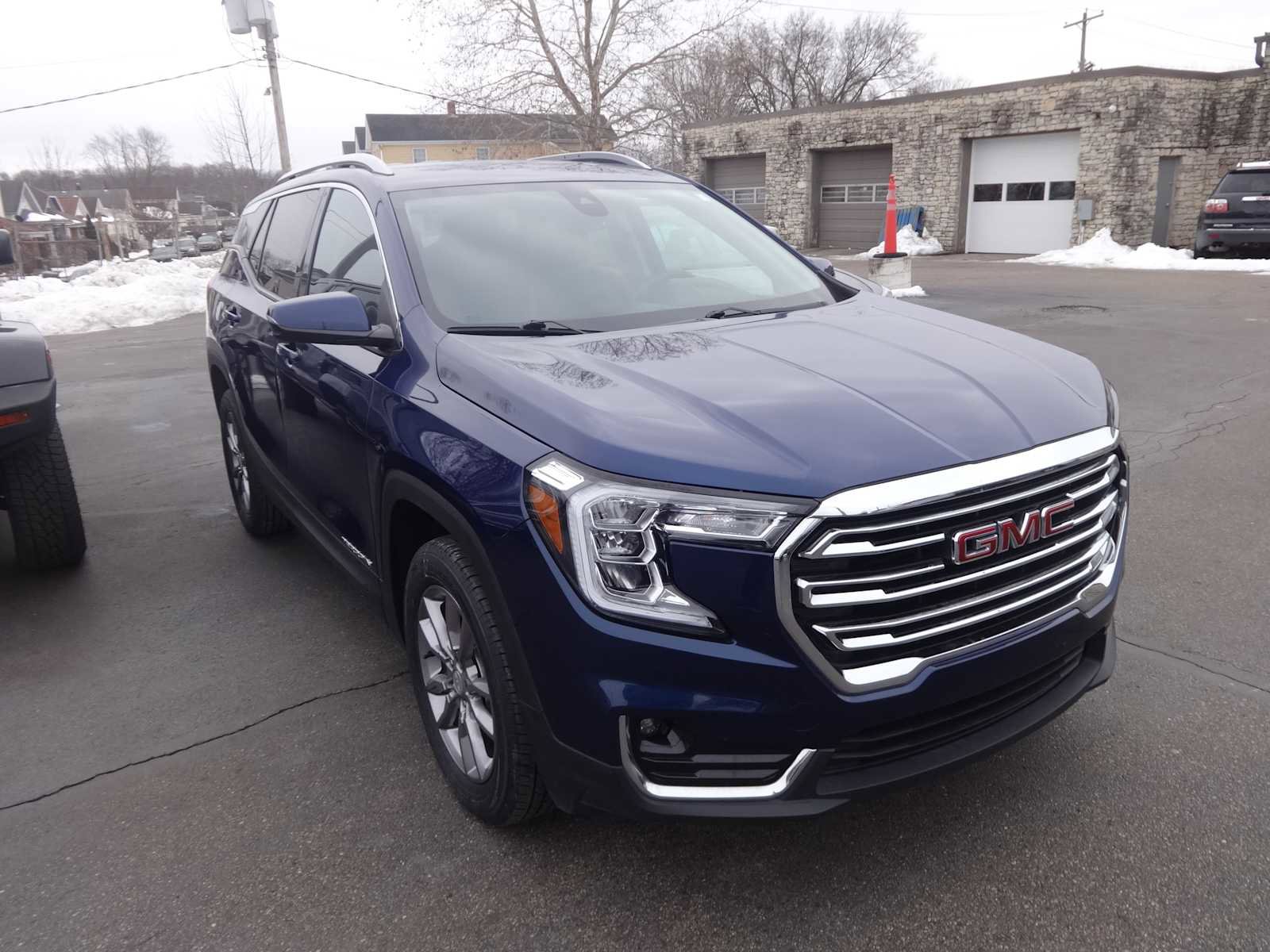 Used 2023 GMC Terrain SLT