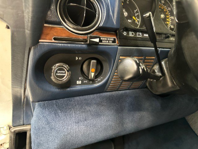 Used 1988 Mercedes-Benz 560 SL image 22