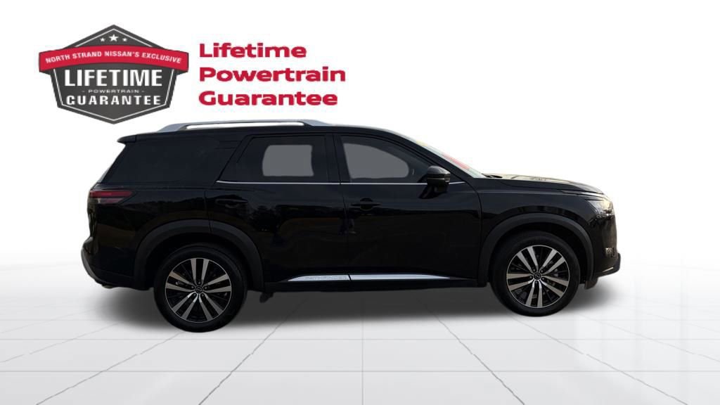 Certified 2025 Nissan Pathfinder Platinum AWD/4WD image 8