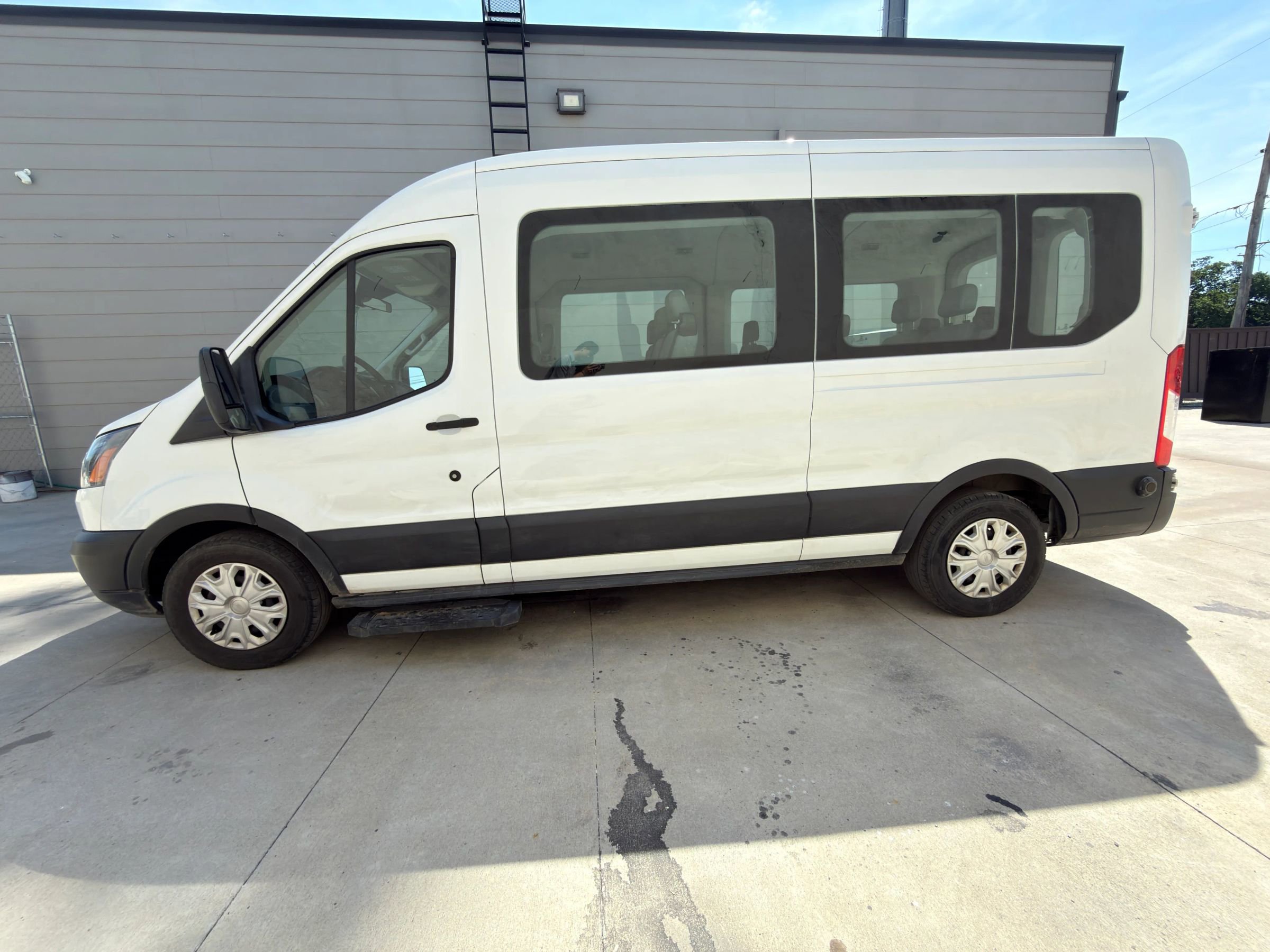 Used 2019 Ford Transit 350 XL RWD image 4