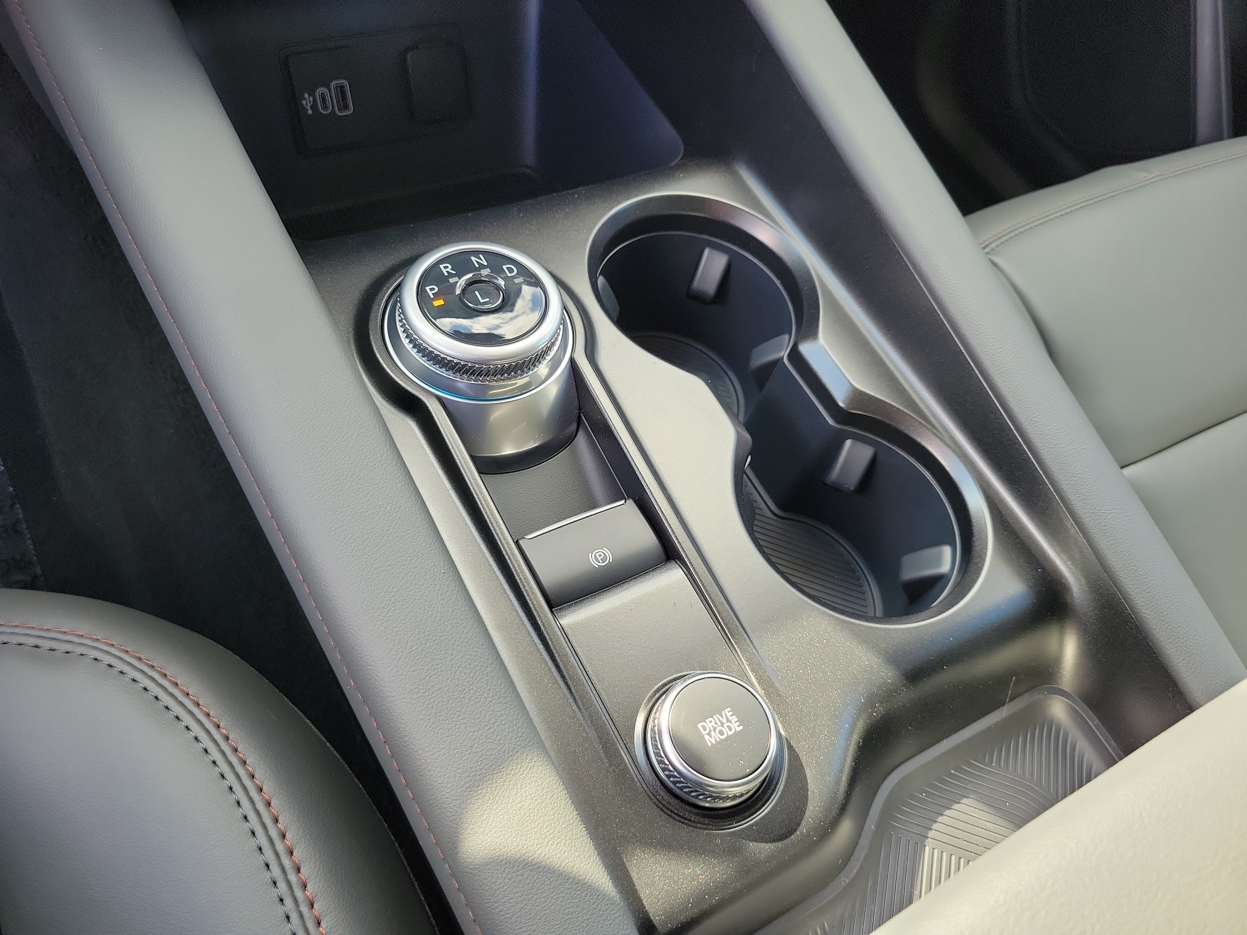 New 2026 Ford Explorer Active w/ Active Comfort Package RWD image 17