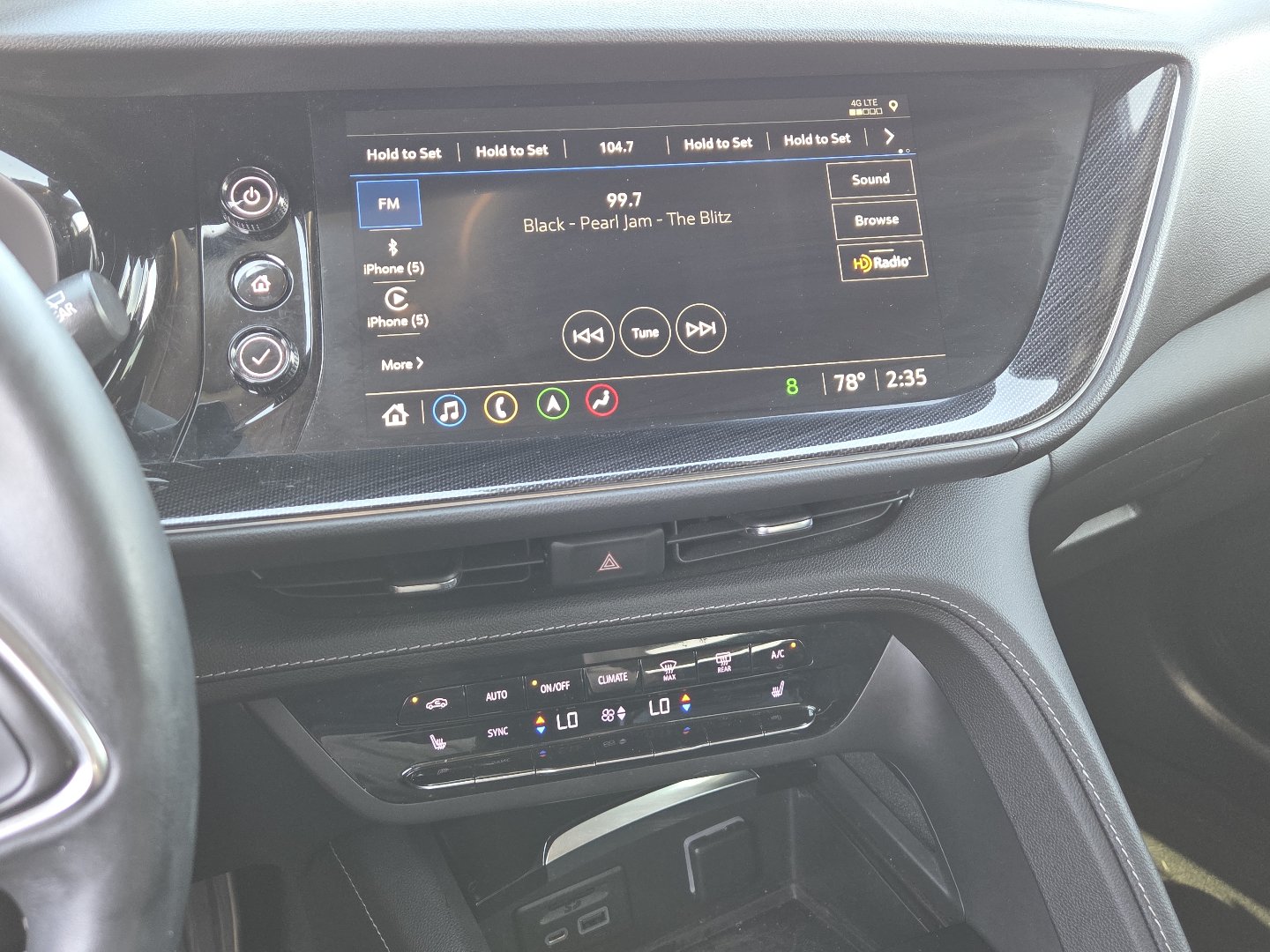 Used 2022 Buick Envision Essence w/ Technology Package II FWD image 29