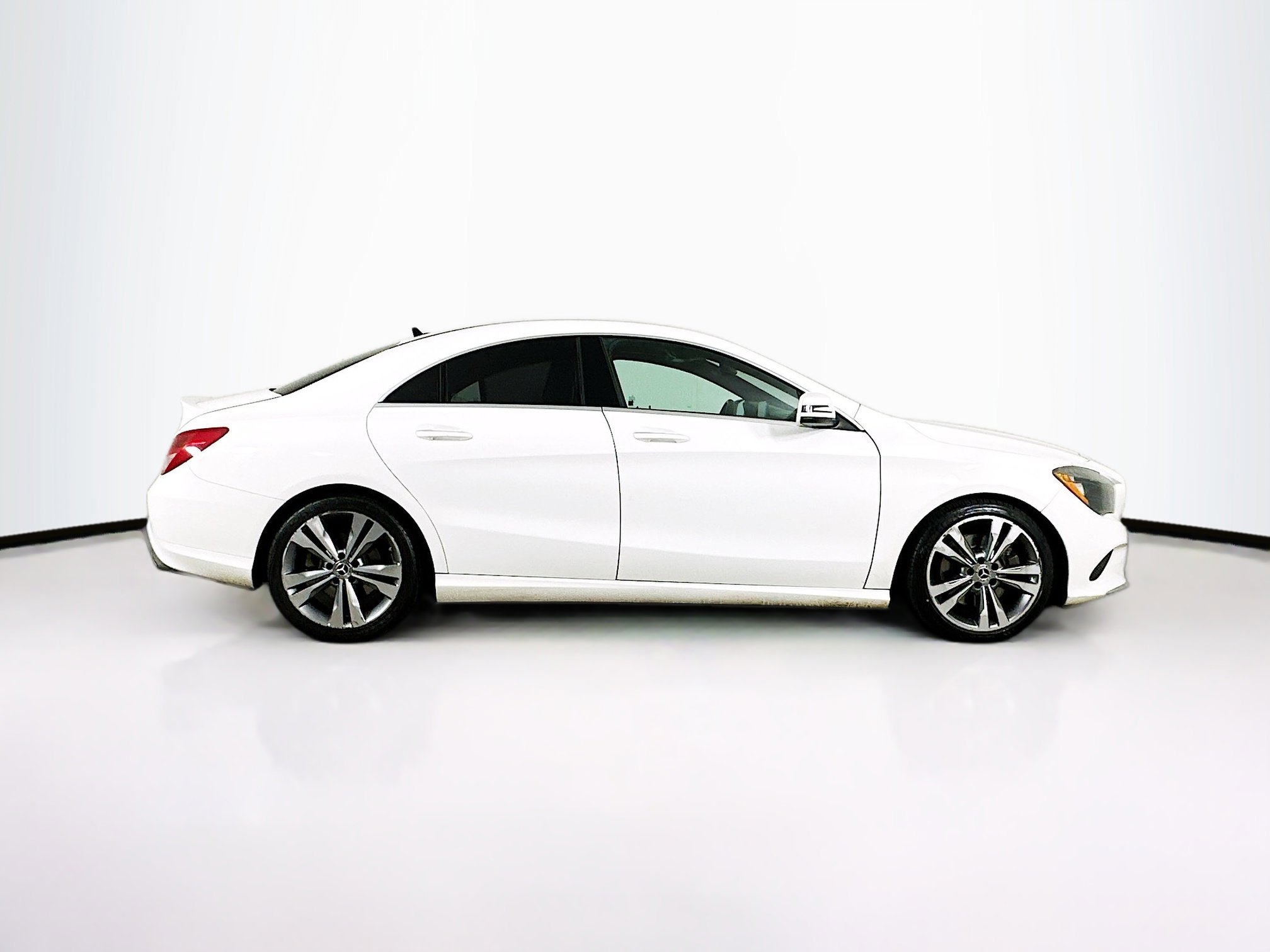 Used 2018 Mercedes-Benz CLA 250 image 10