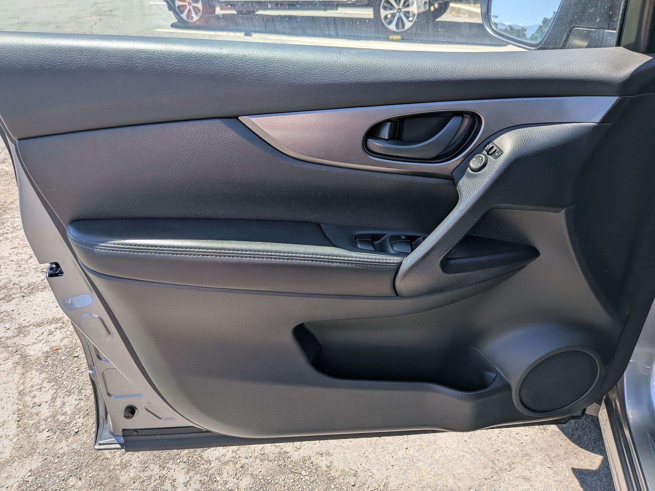 Used 2022 Nissan Rogue Sport S AWD/4WD image 14