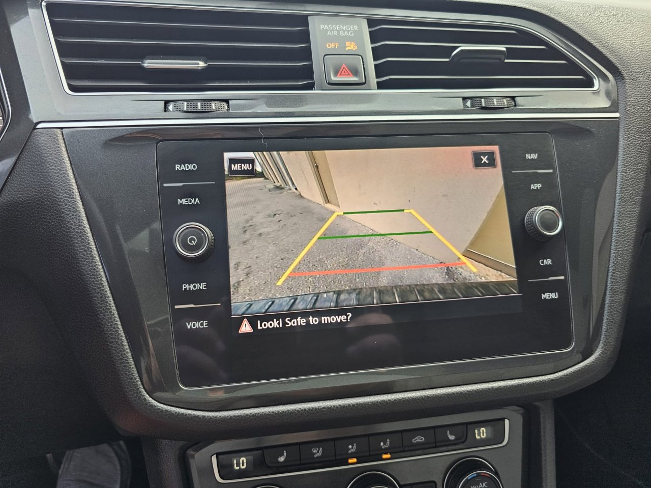 Used 2019 Volkswagen Tiguan SEL R-Line image 24