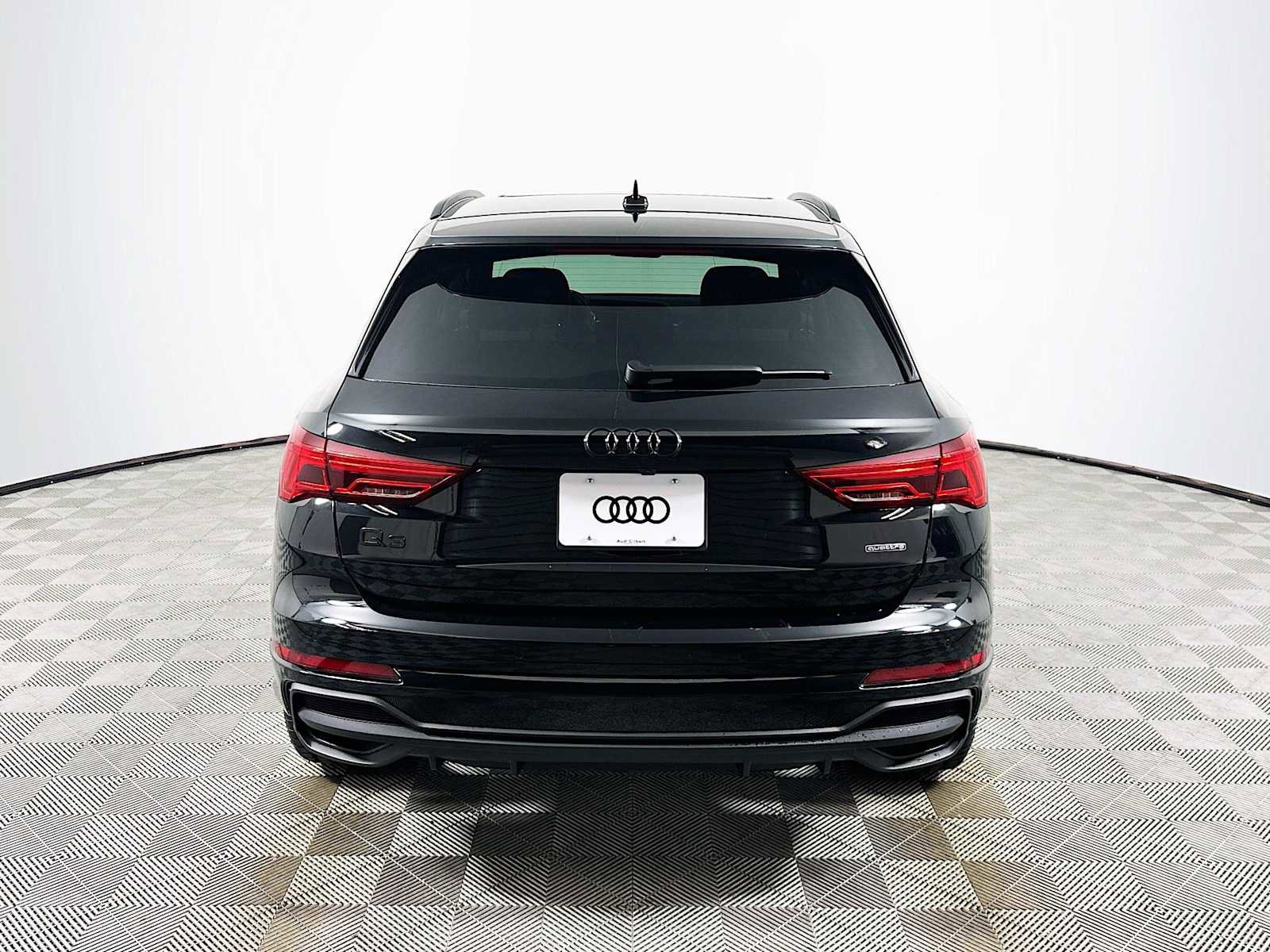 Certified 2025 Audi Q3 2.0T Premium Plus w/ Premium Plus Package AWD/4WD image 6