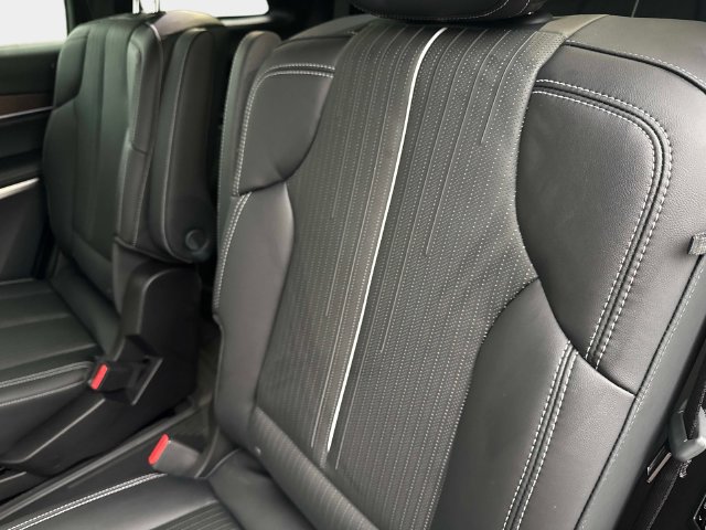 New 2026 Cadillac Vistiq Luxury w/ LPO, Floor Liner Package AWD/4WD image 14