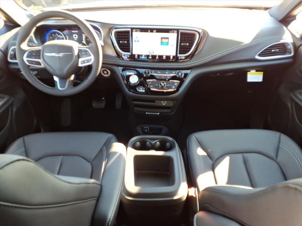 New 2026 Chrysler Pacifica Select image 14