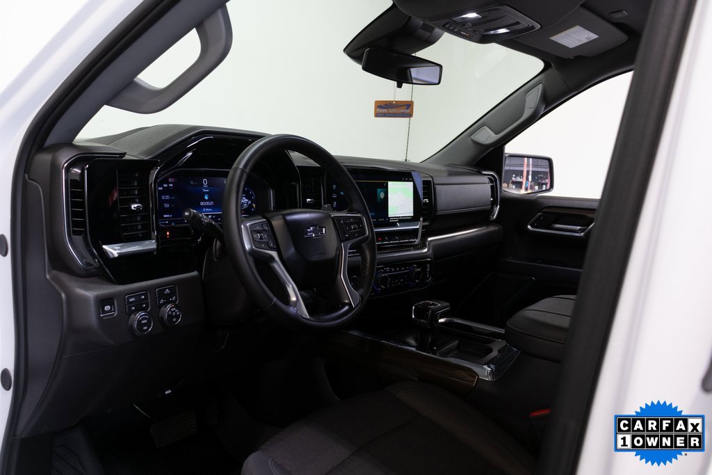 Used 2024 Chevrolet Silverado 1500 LT Trail Boss w/ Dark Appearance Package image 13