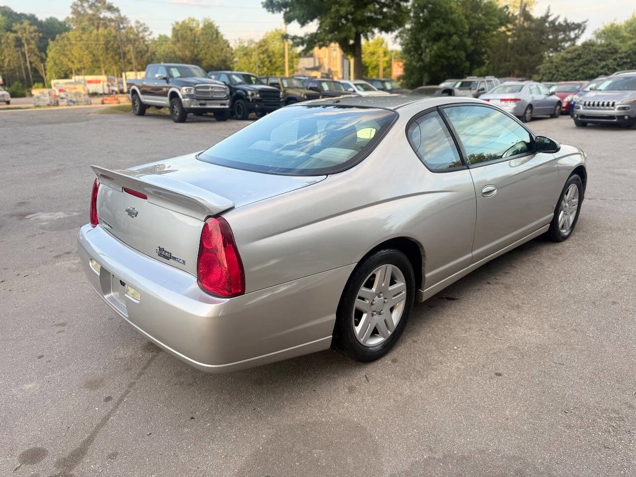 Used 2007 Chevrolet Monte Carlo LT FWD image 5