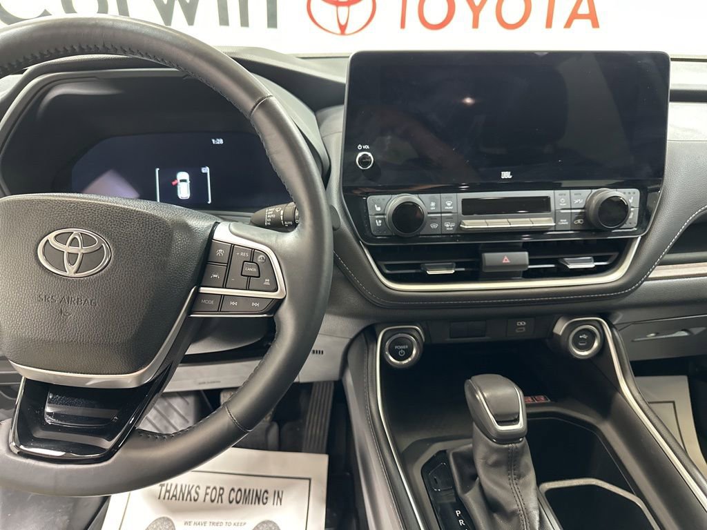 Used 2024 Toyota Grand Highlander Limited image 27