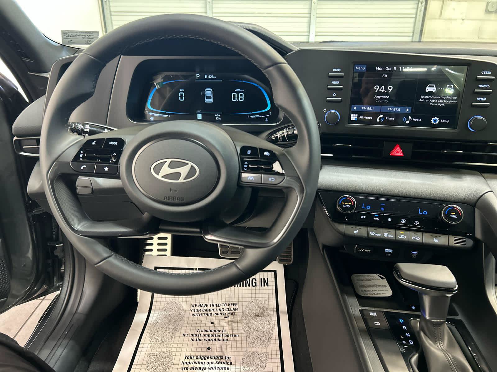 New 2026 Hyundai Elantra SEL Sport FWD image 24