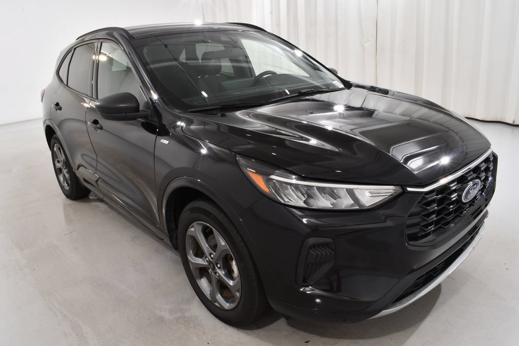 Used 2024 Ford Escape ST-Line w/ Tech Pack #1 AWD/4WD image 5