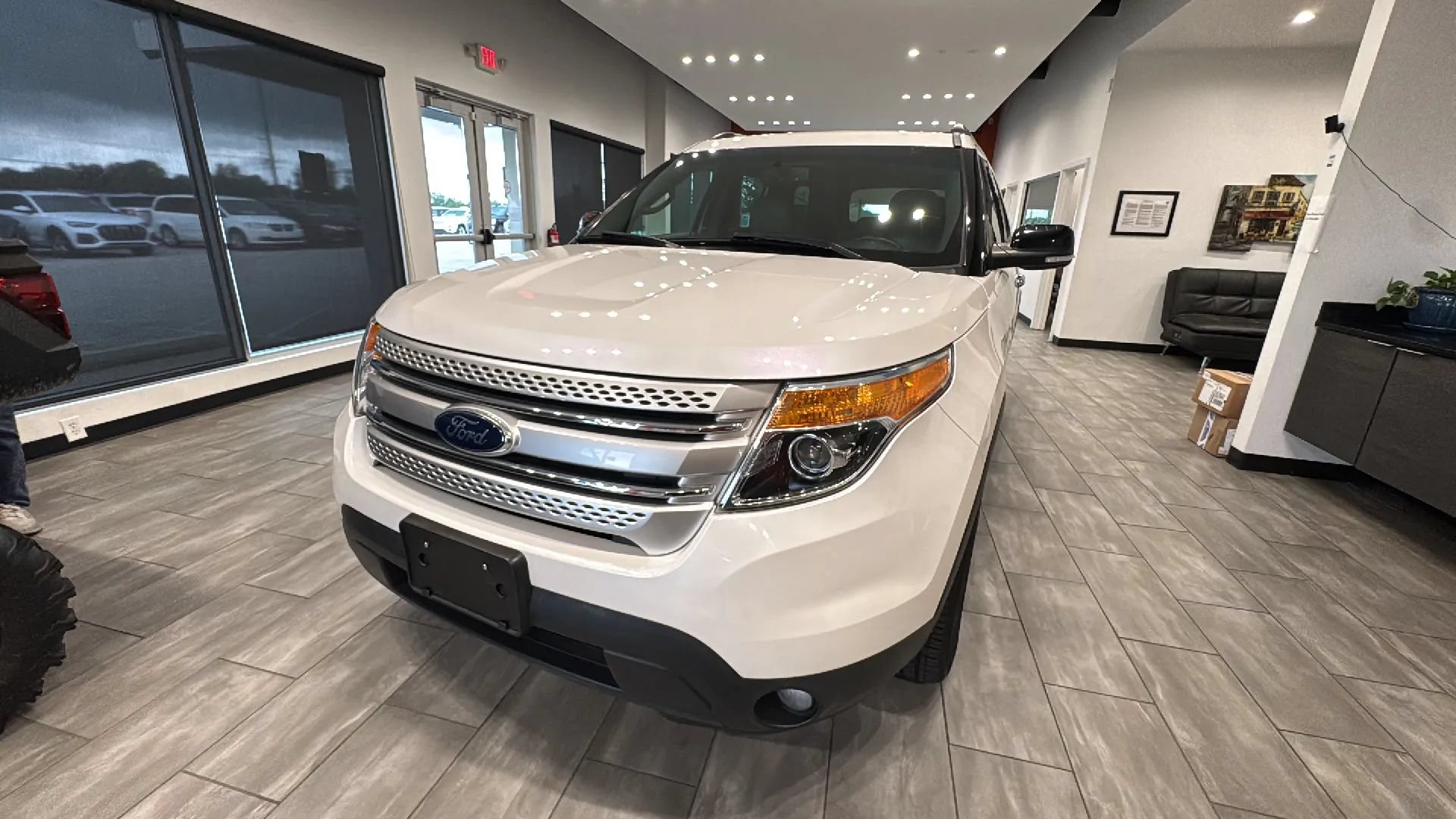 Used 2014 Ford Explorer XLT w/ Equipment Group 202A FWD image 6
