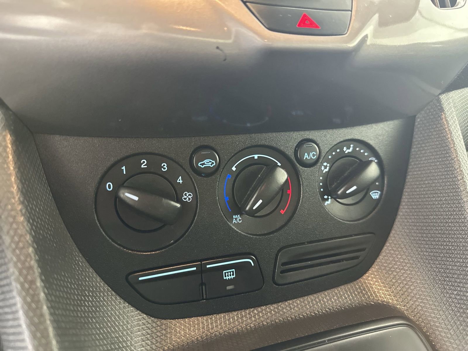 Used 2016 Ford Transit Connect XLT image 23