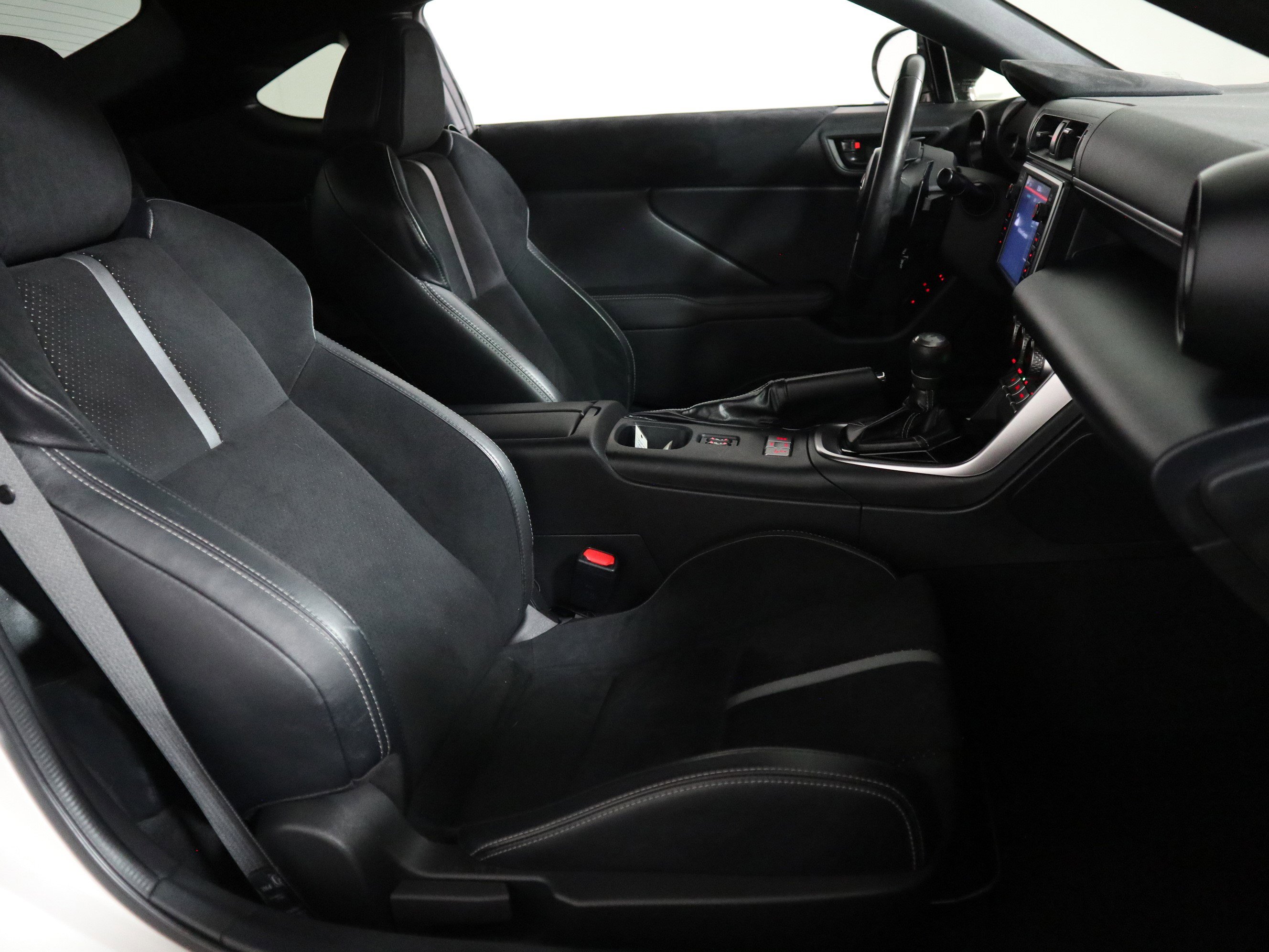 Used 2022 Toyota GR86 Premium w/ ALL Weather Mat Package (TMS) RWD image 19