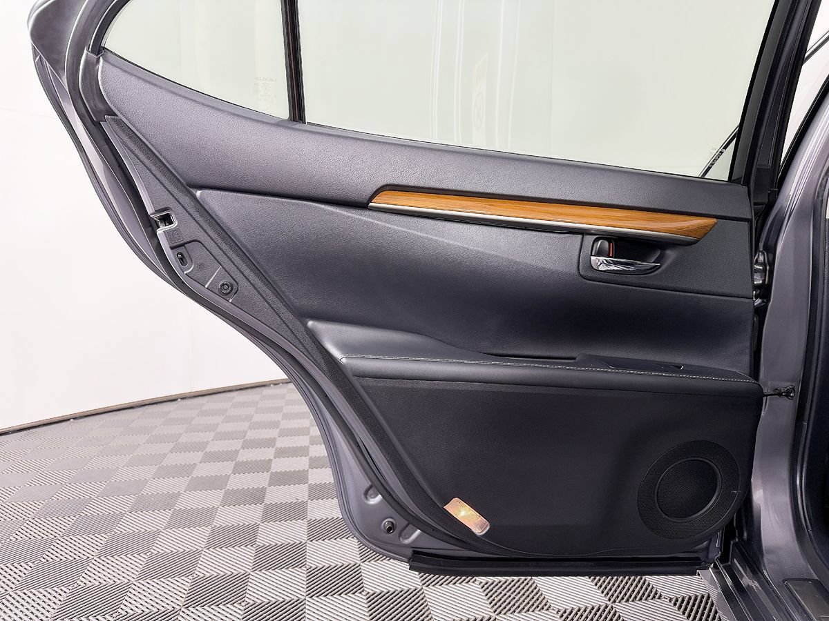 Used 2014 Lexus ES 300h w/ Luxury Package w/Bamboo Trim FWD image 34