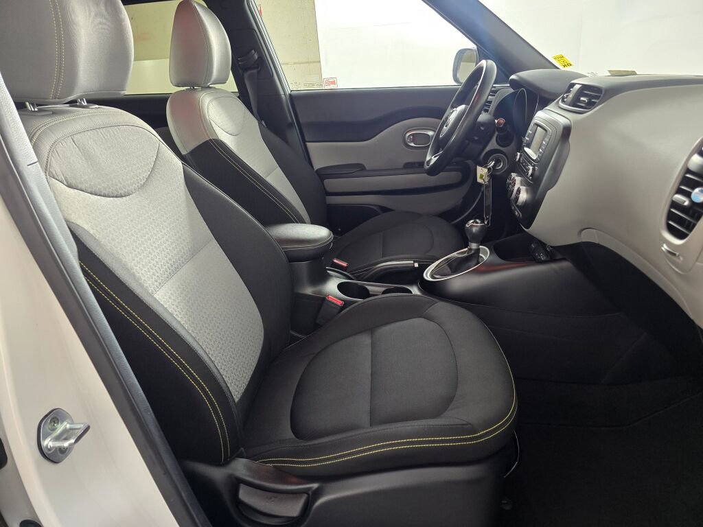 Used 2015 Kia Soul + image 42
