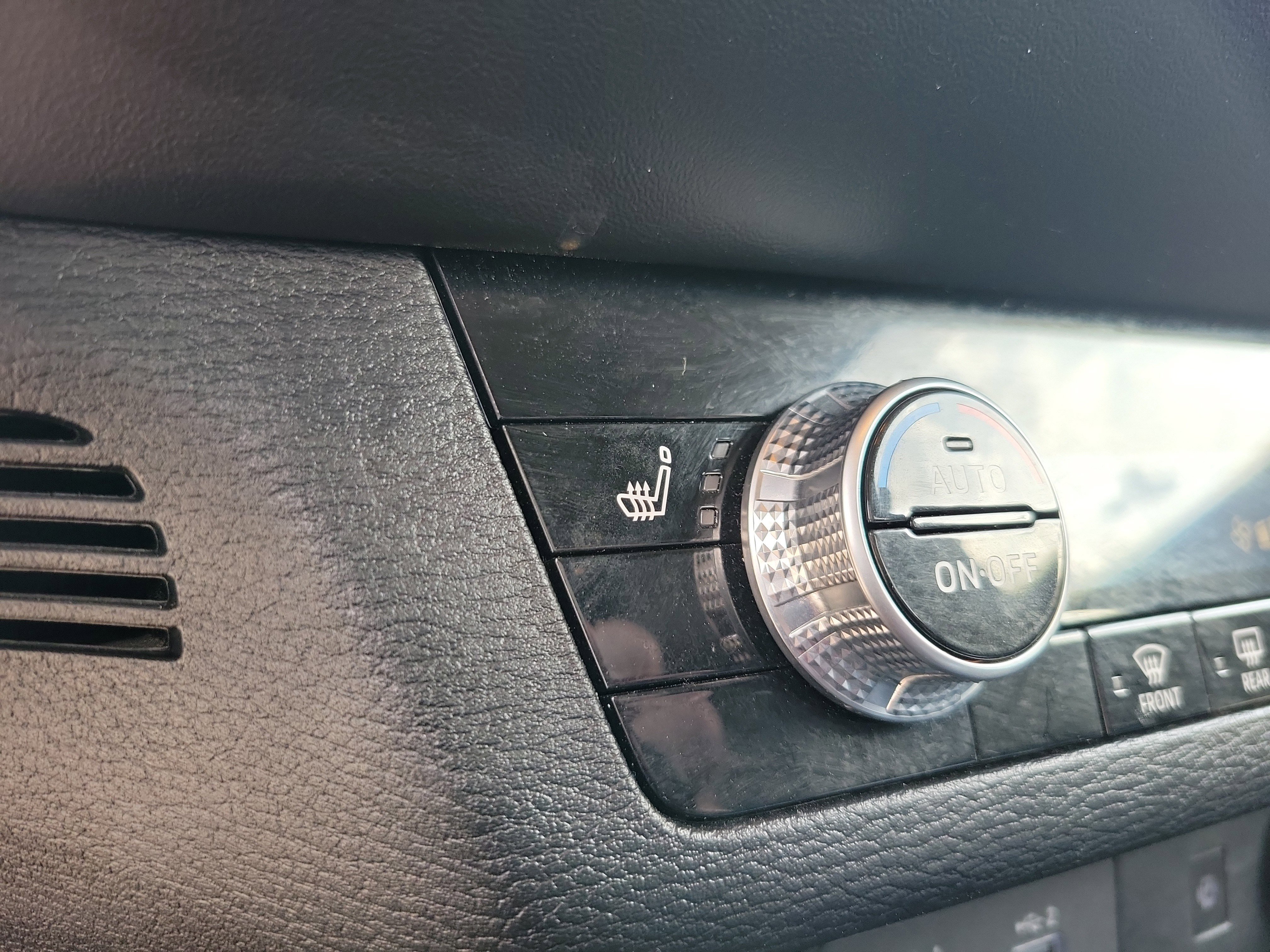 Used 2024 Mitsubishi Outlander SE image 12