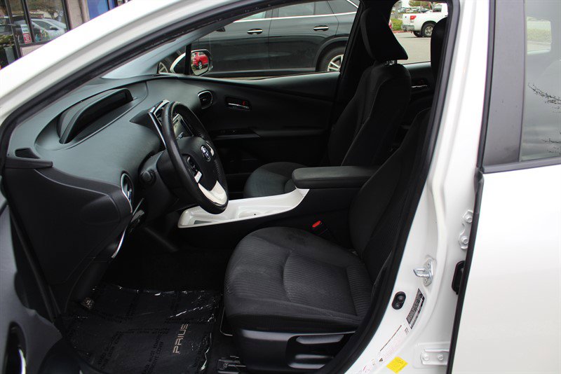 Used 2016 Toyota Prius Three image 17