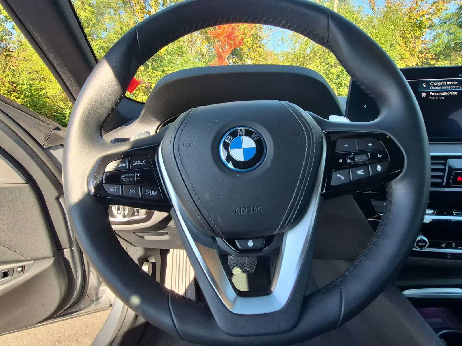 Used 2023 BMW 530e xDrive w/ Convenience Package AWD/4WD image 20