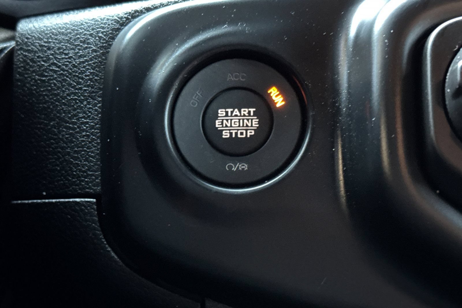 Used 2022 Jeep Wrangler Unlimited Sahara w/ Cold Weather Group AWD/4WD image 22