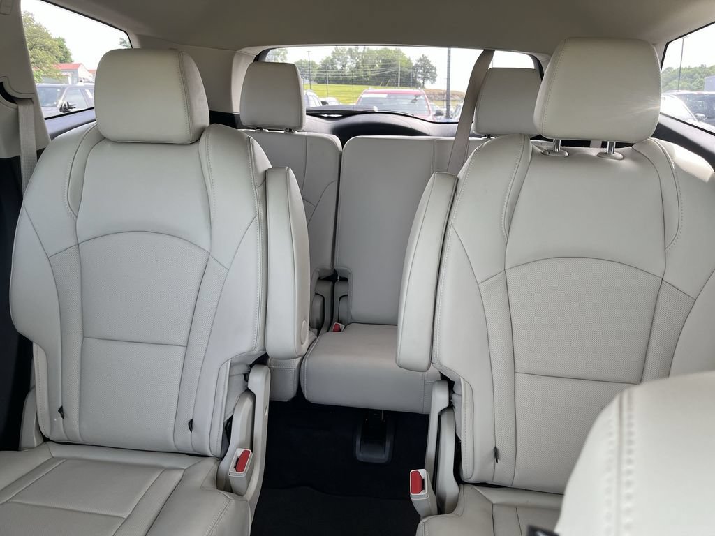 Used 2023 Buick Enclave Essence w/ LPO, Touring Package AWD/4WD image 21