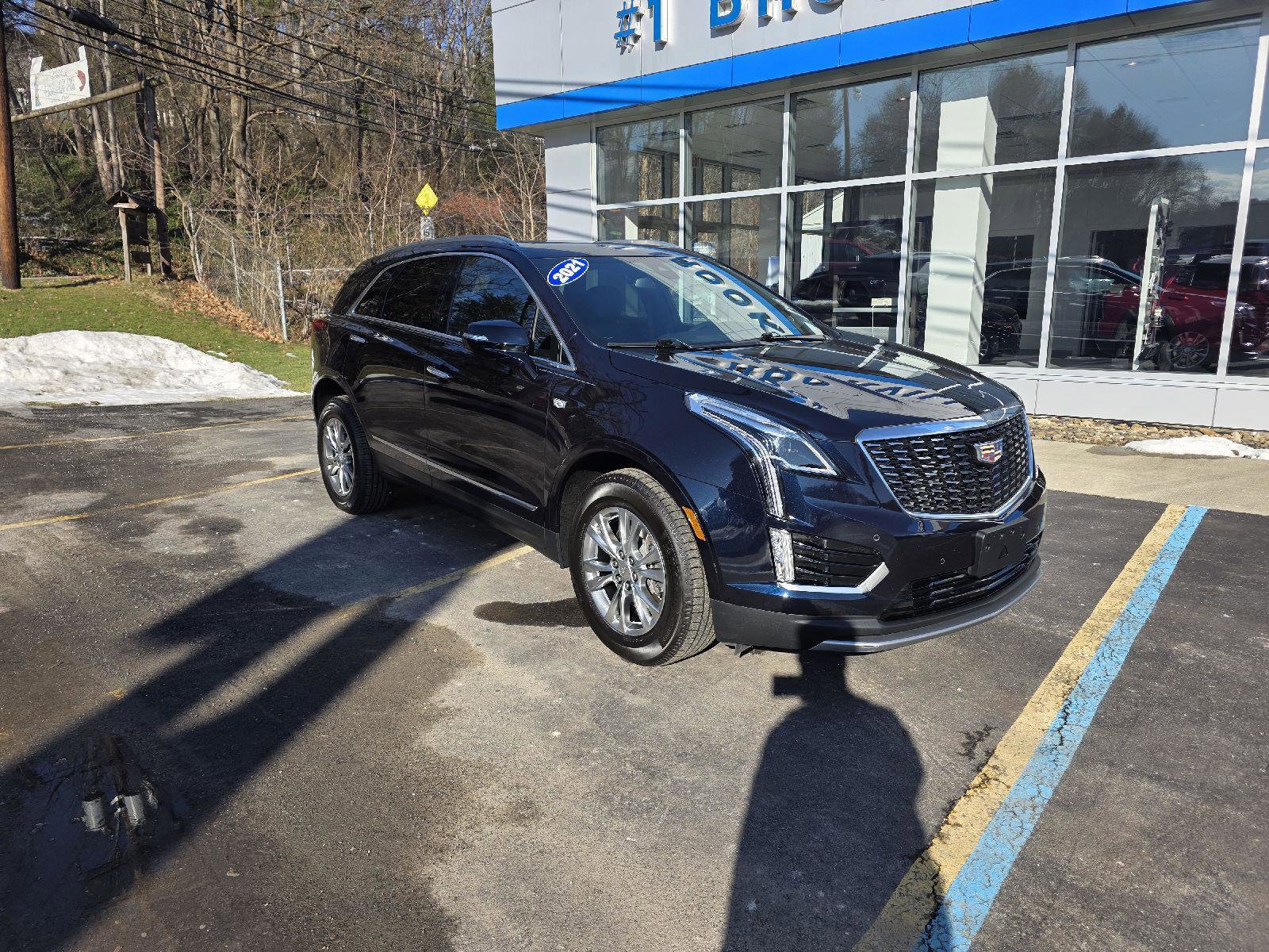 Used 2021 Cadillac XT5 Premium Luxury image 2