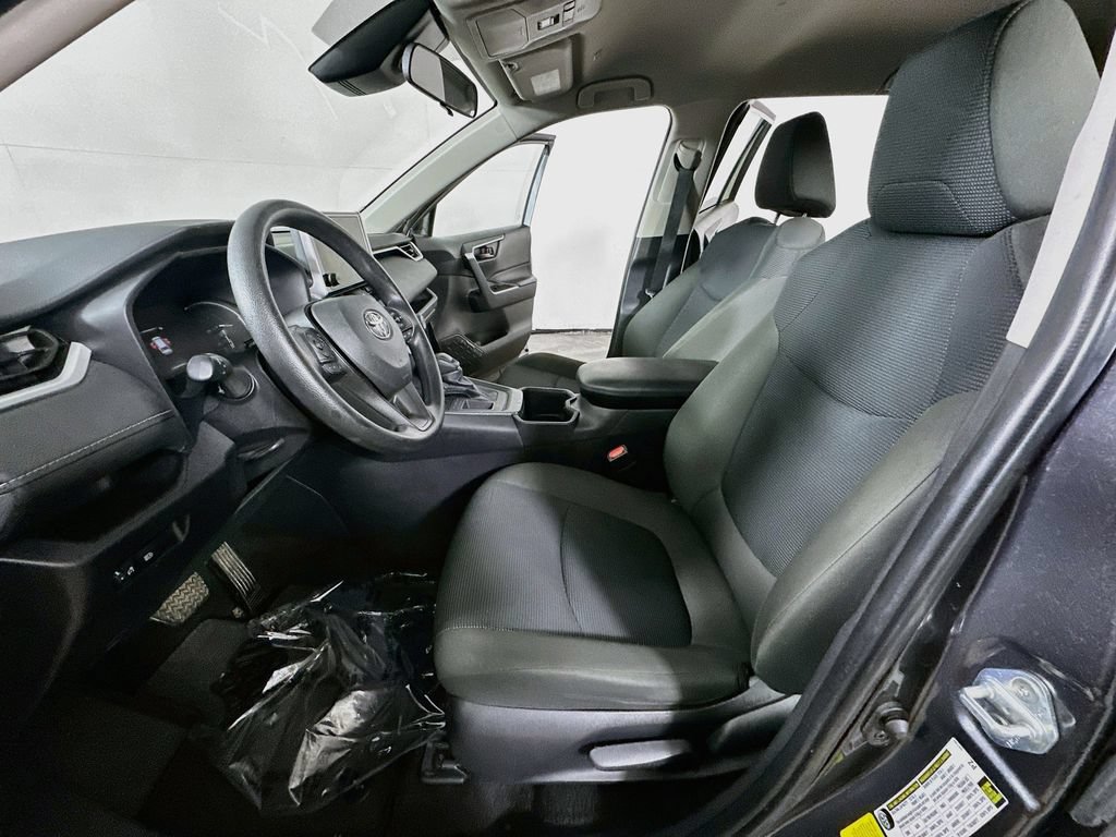 Used 2024 Toyota RAV4 LE FWD image 15