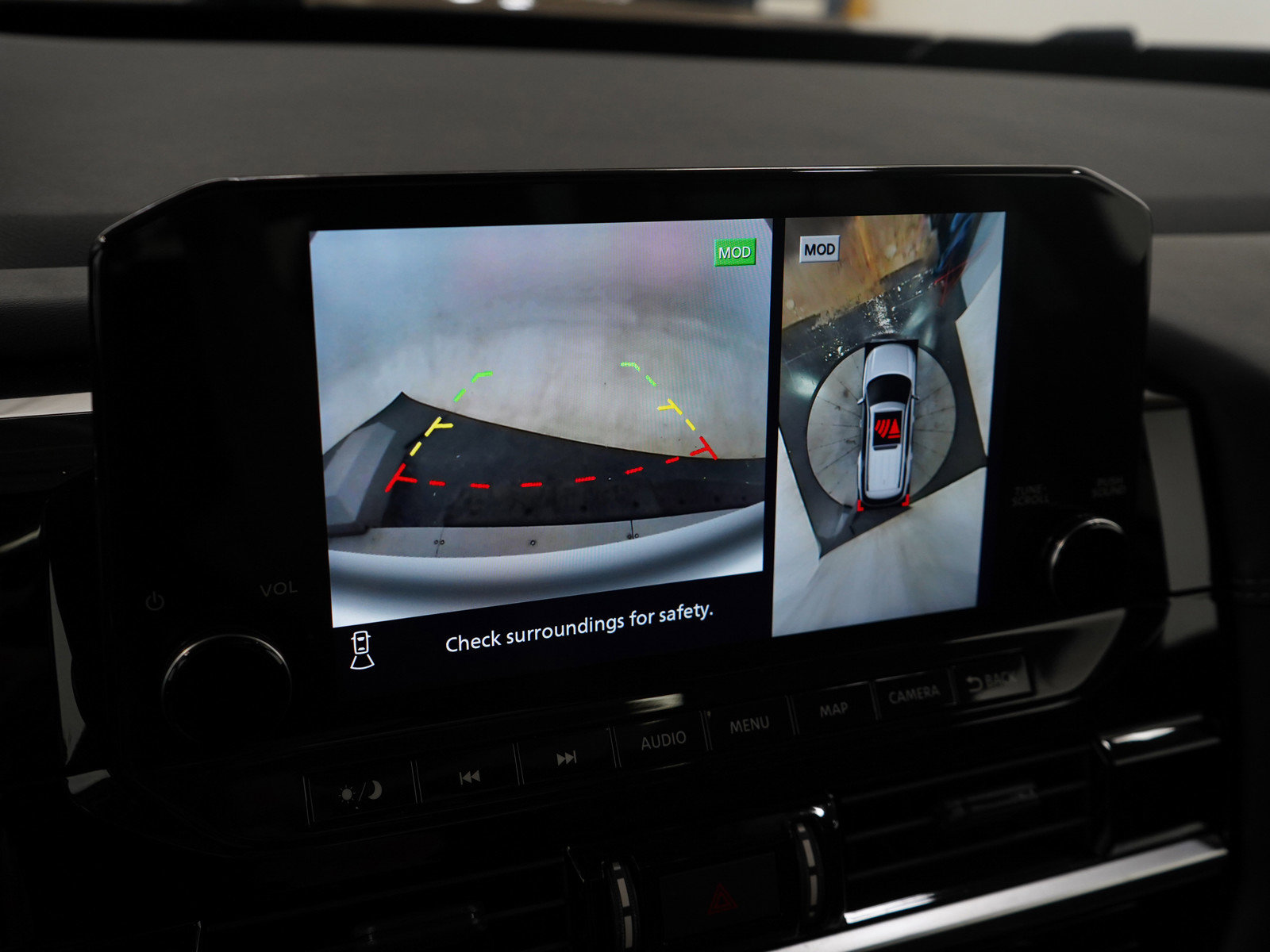 Used 2023 Nissan Pathfinder Platinum w/ Lighting Package (N92) image 23