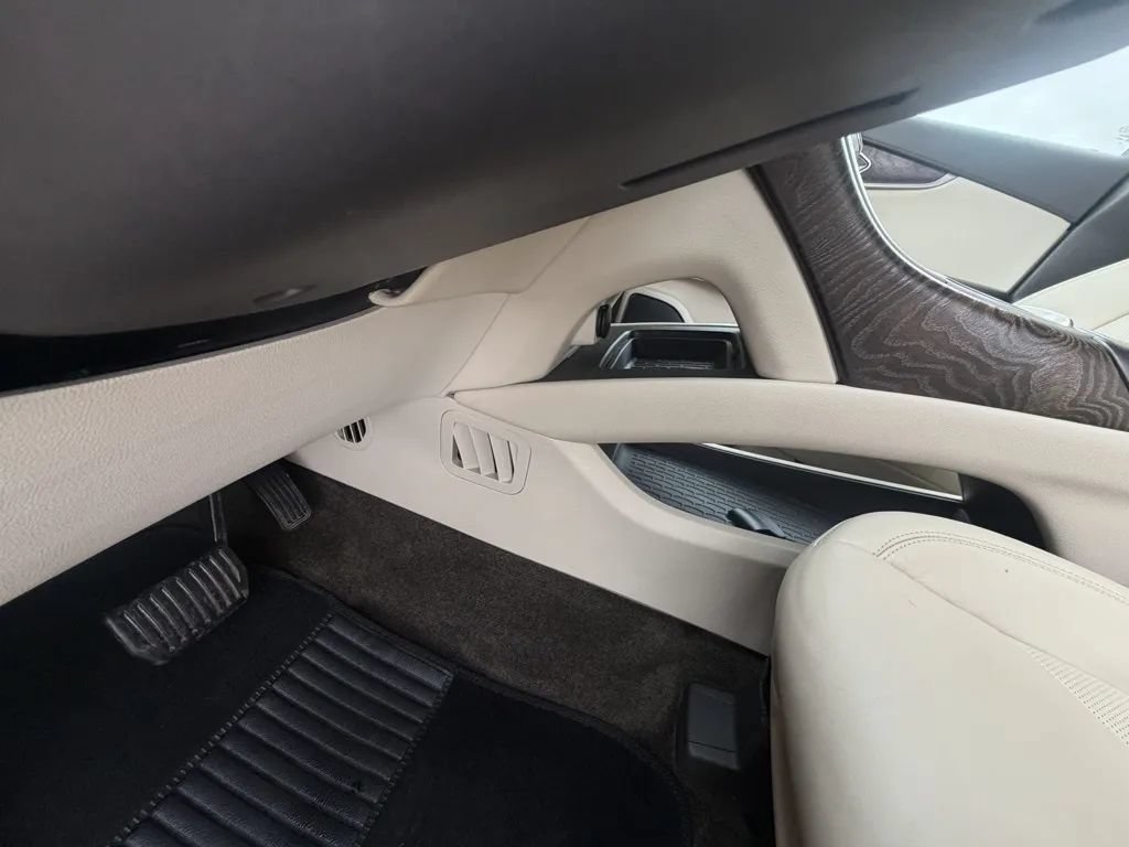 Used 2016 Lincoln MKX Select w/ Select Plus Package FWD image 23