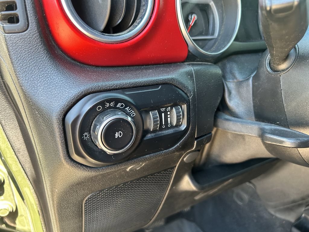 Used 2021 Jeep Wrangler Unlimited Rubicon AWD/4WD image 15