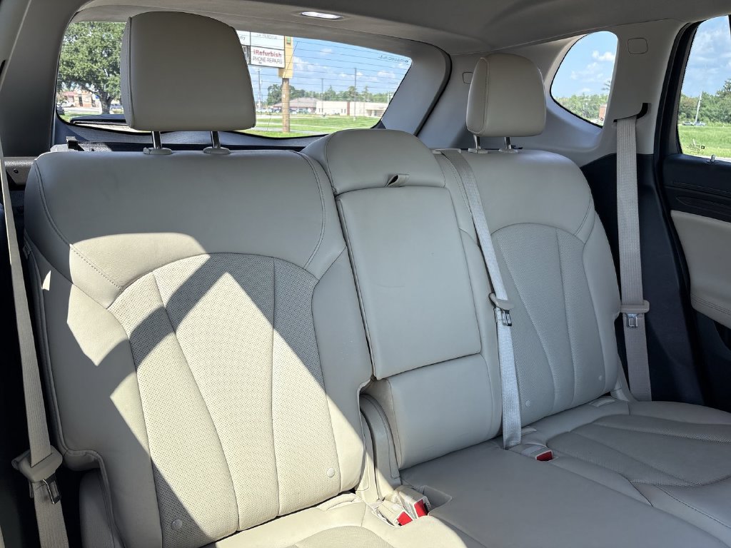 Used 2020 Buick Envision Premium w/ LPO, Cargo Package AWD/4WD image 33