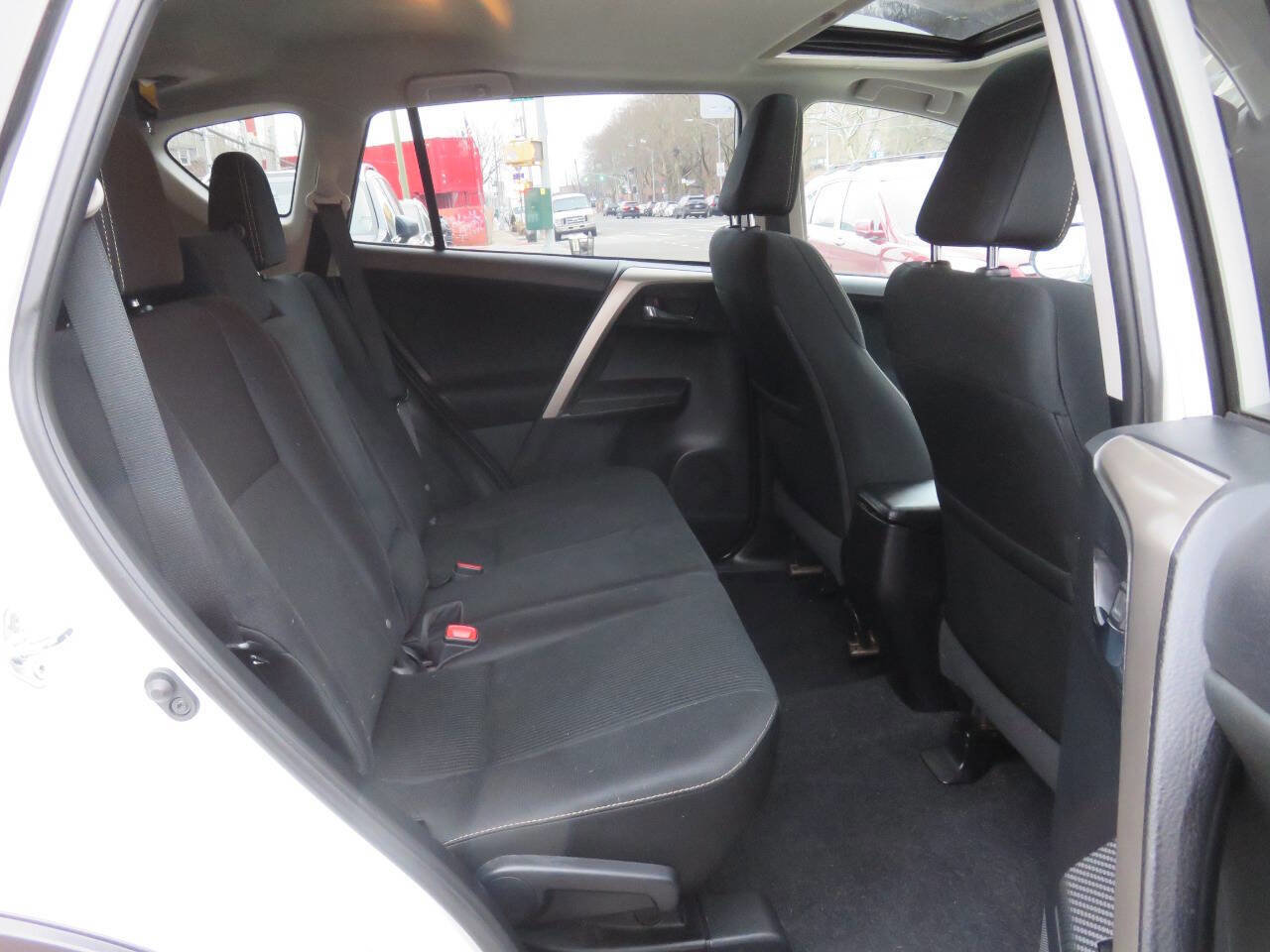 Used 2014 Toyota RAV4 XLE image 20