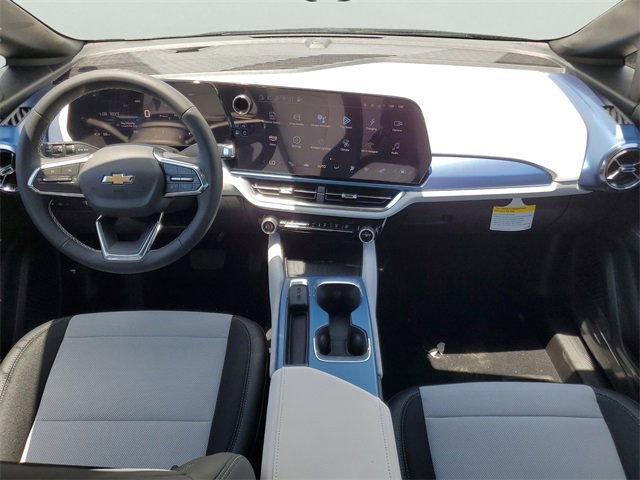 New 2025 Chevrolet Equinox EV LT image 17