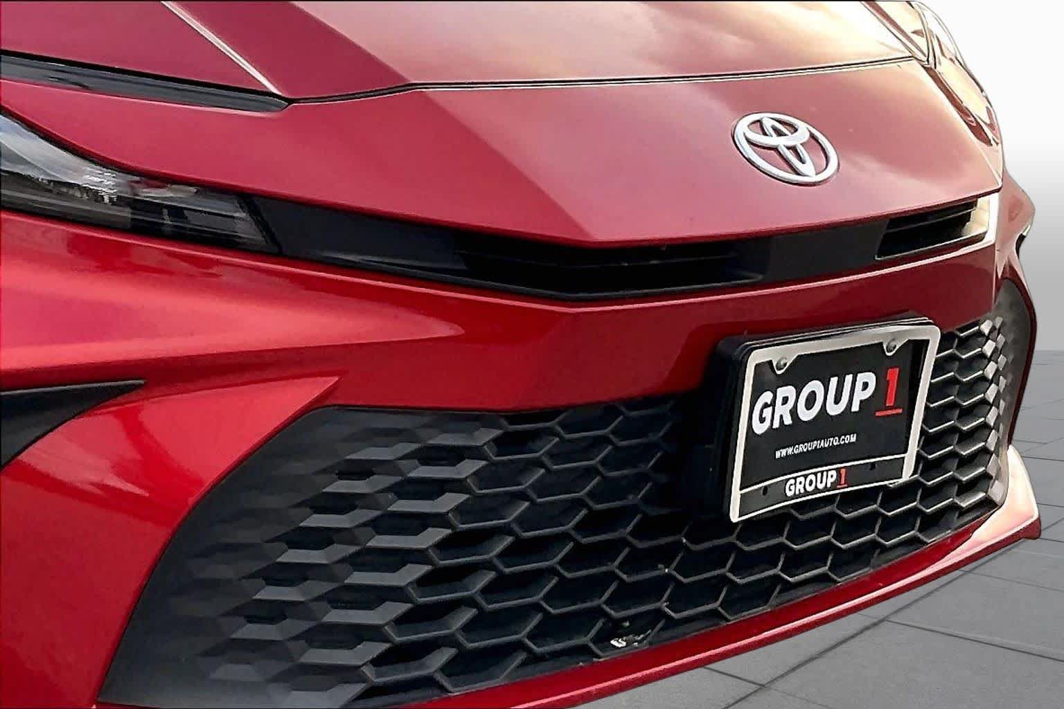 Used 2025 Toyota Camry SE FWD image 29