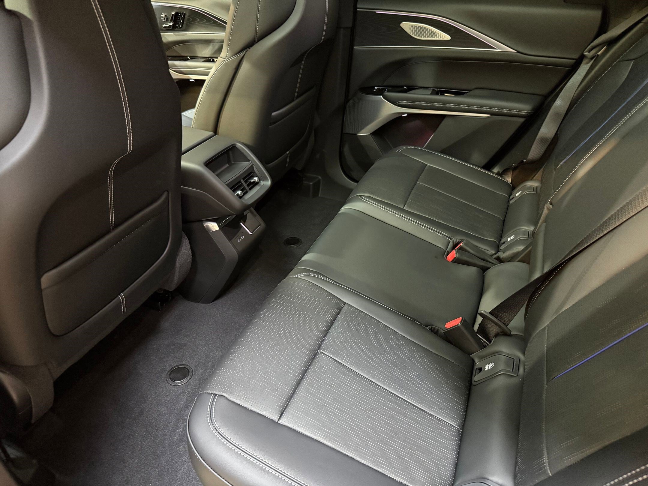 New 2025 Cadillac Lyriq Sport image 44