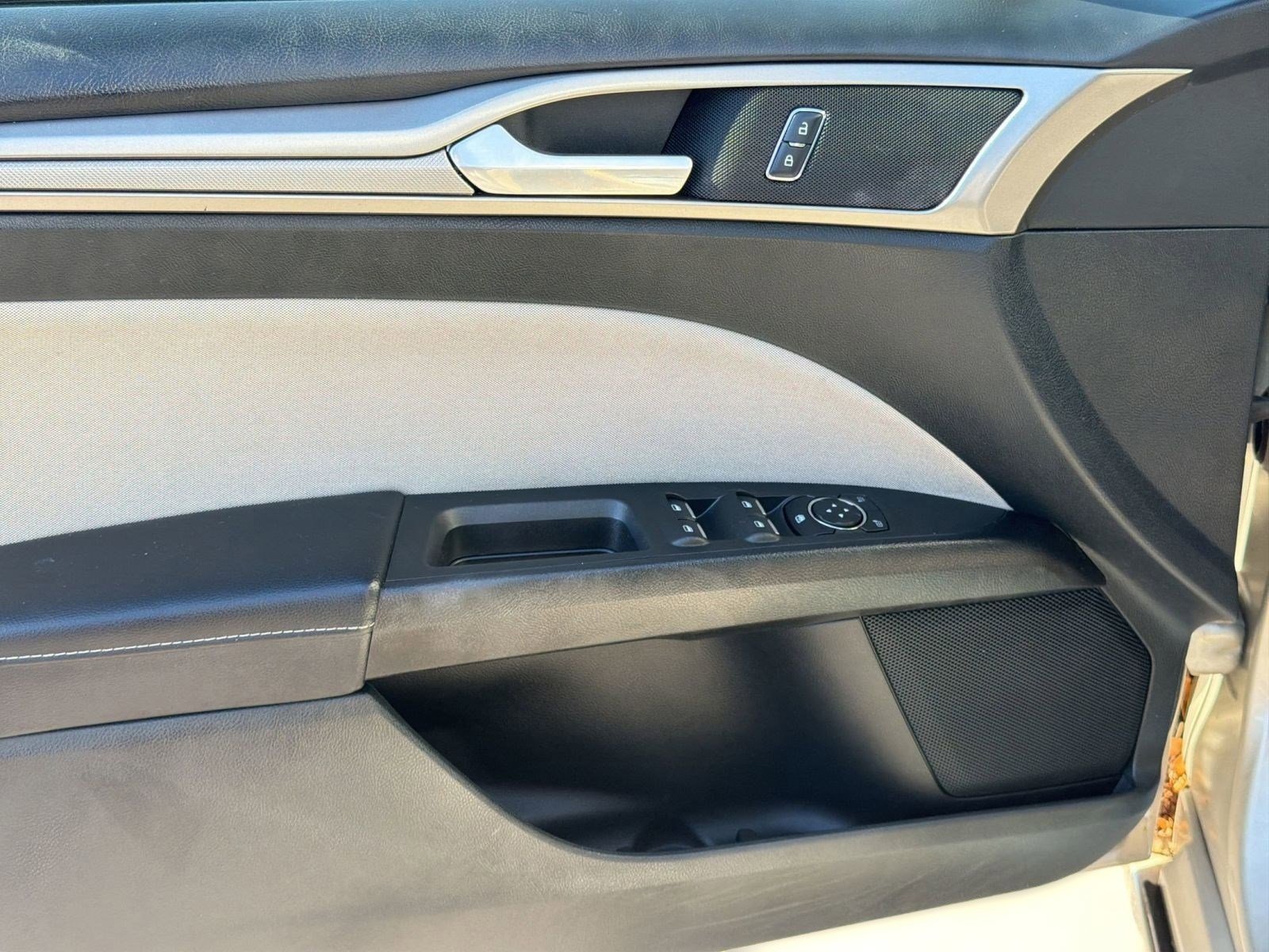 Used 2017 Ford Fusion S FWD image 13