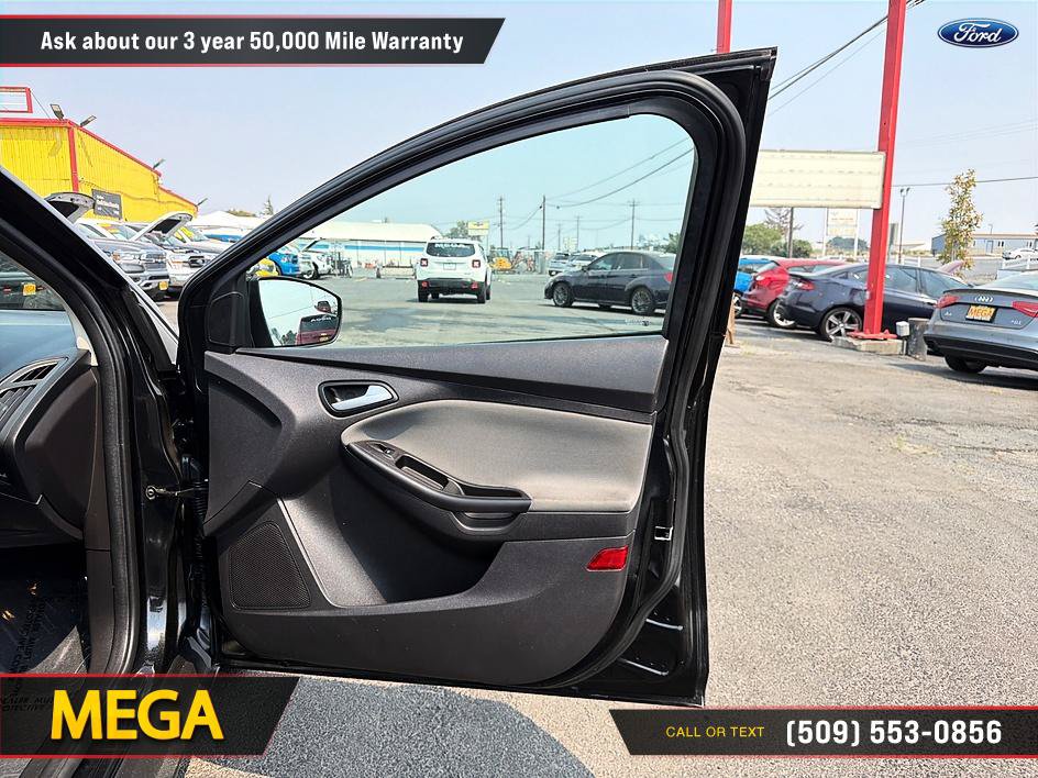Used 2014 Ford Focus SE FWD image 23