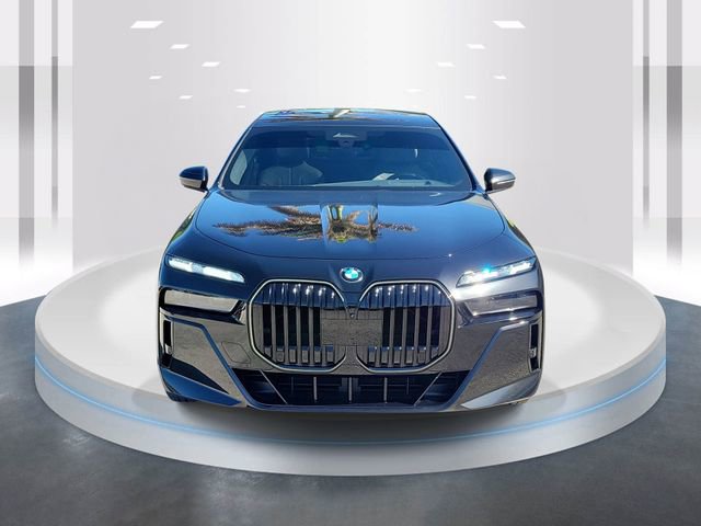 Used 2024 BMW 760i xDrive w/ Executive Package image 2