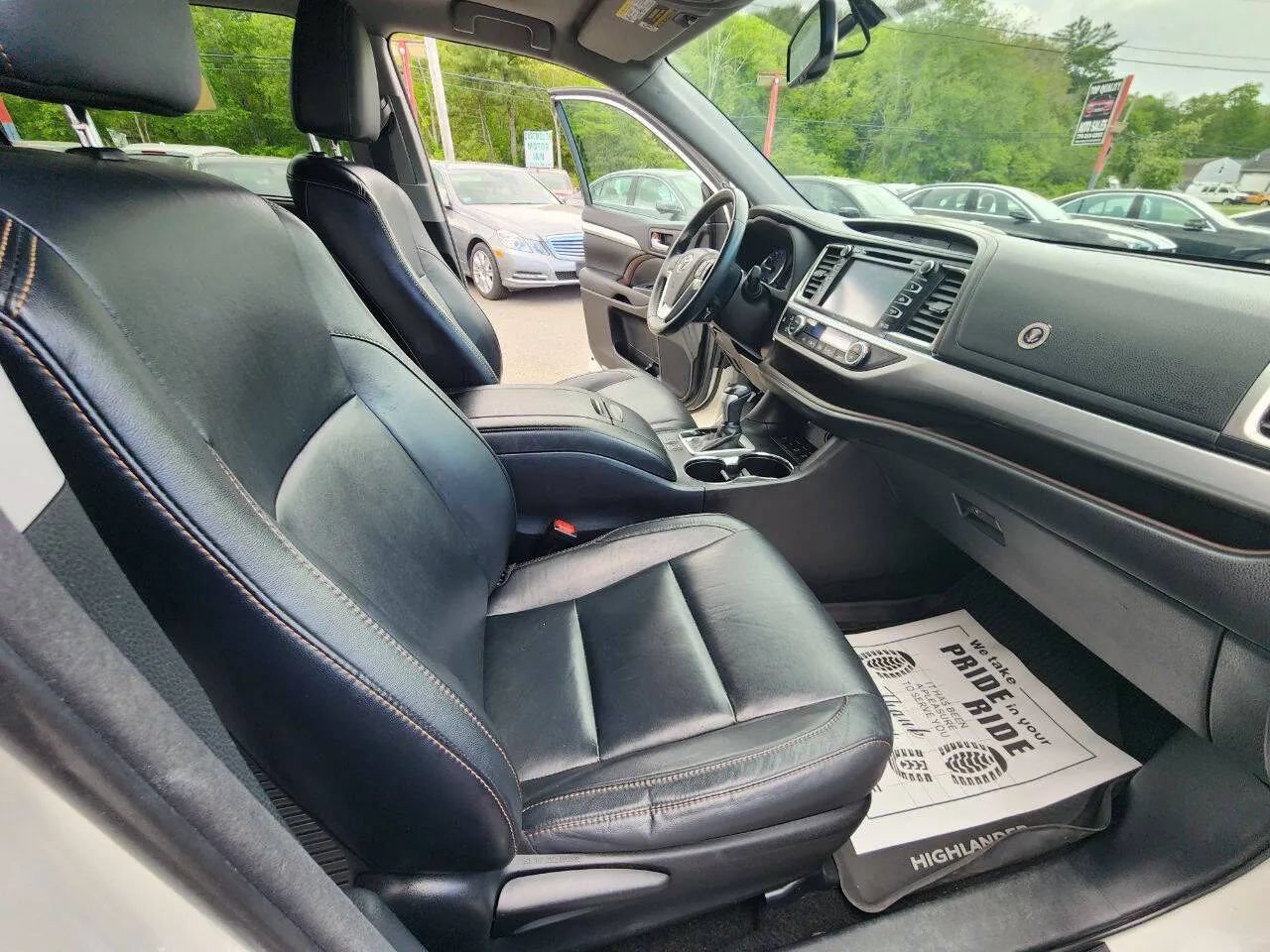 Used 2016 Toyota Highlander XLE AWD/4WD image 18