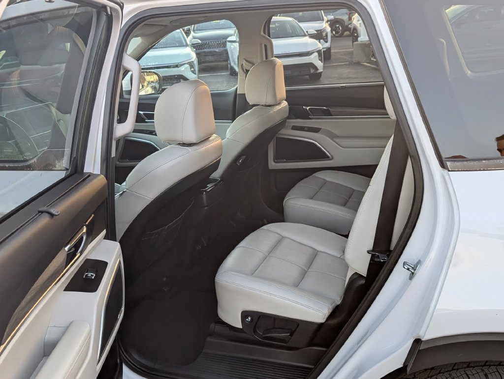 Used 2022 Kia Telluride EX w/ EX Premium Package AWD/4WD image 9