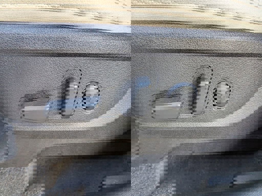 Certified 2023 Kia Telluride EX w/ EX Captain's Chair Package image 18