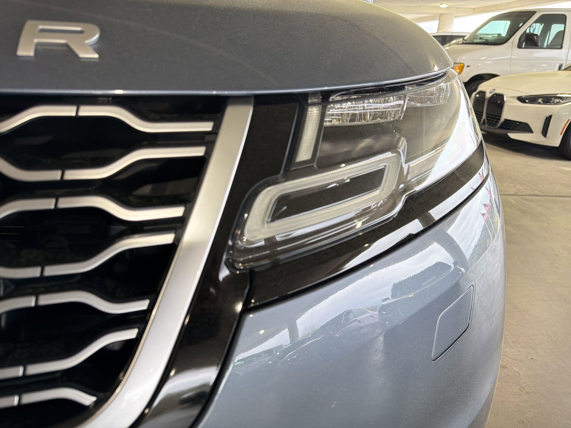 Used 2020 Land Rover Range Rover Velar S image 10