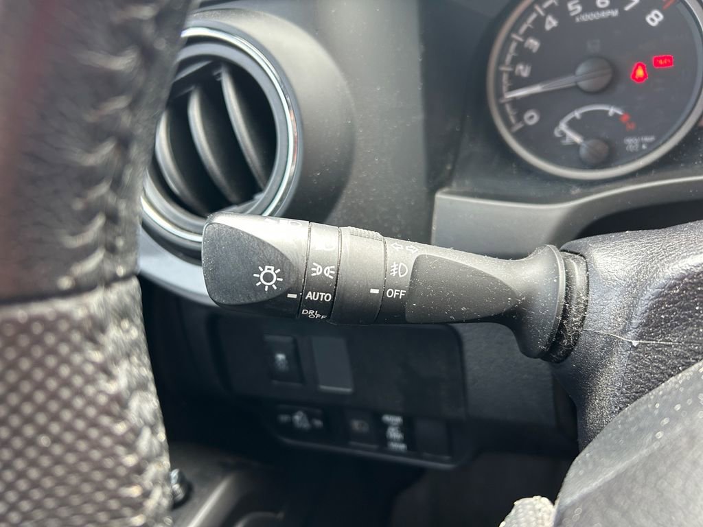 Used 2021 Toyota Tacoma TRD Off-Road w/ Technology Package AWD/4WD image 47