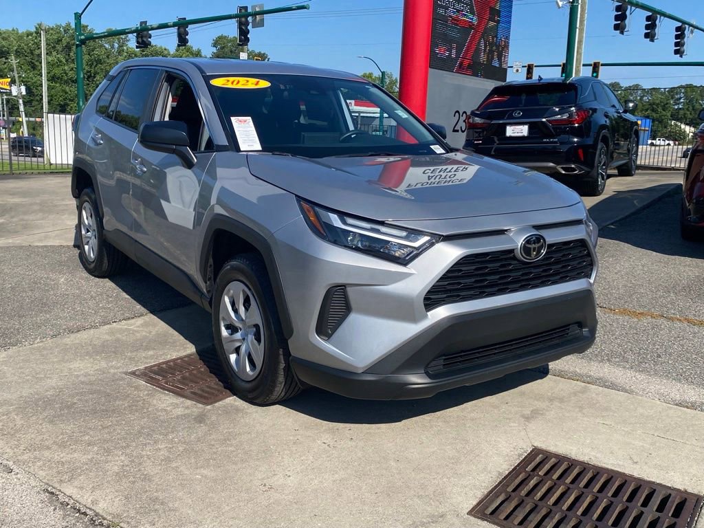 Used 2024 Toyota RAV4 LE FWD video 1