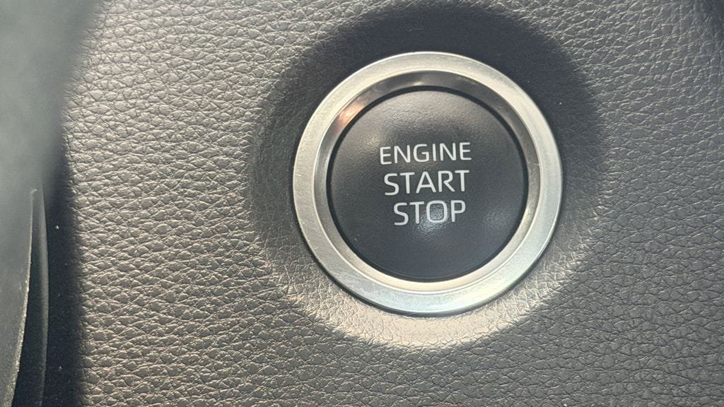 Used 2025 Toyota Corolla SE FWD image 19