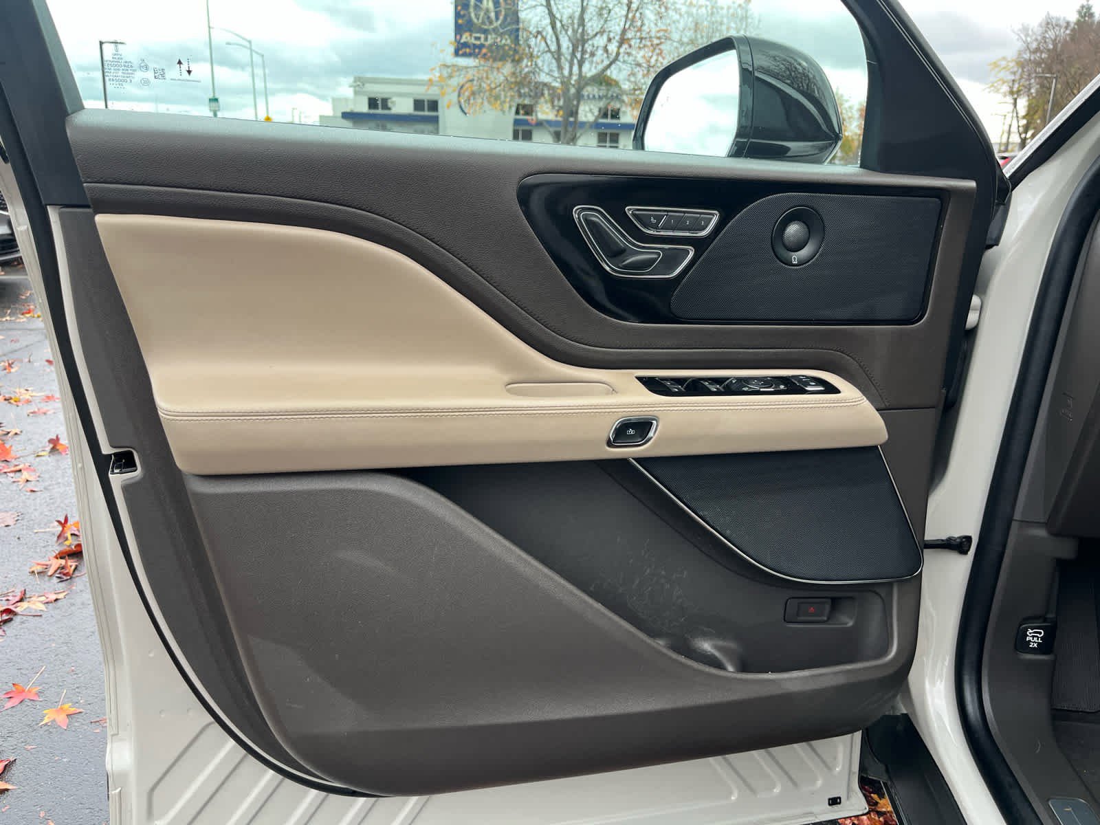 Used 2023 Lincoln Aviator Reserve w/ Elements Package Plus image 24