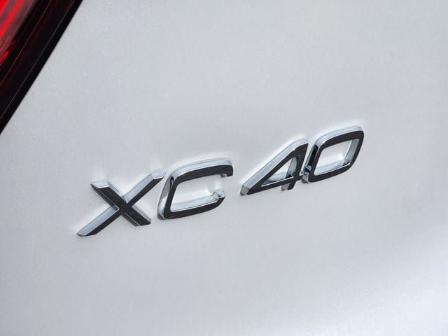 New 2026 Volvo XC40 B5 Plus w/ Protection Package Premier AWD/4WD image 16