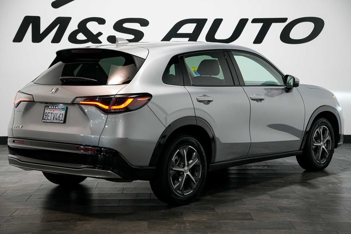 Used 2023 Honda HR-V EX-L image 4